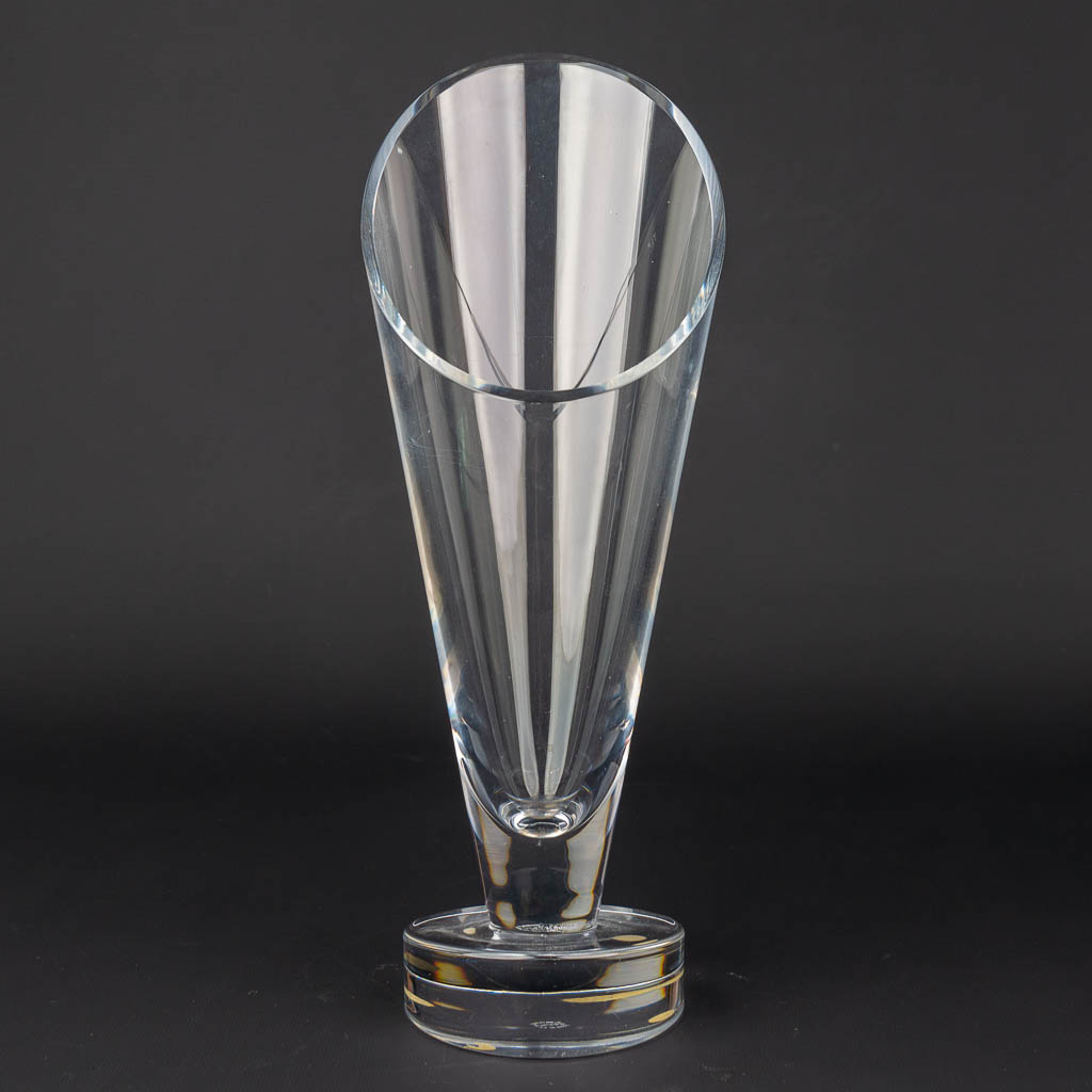 A vase made of crystal and marked Sèvres. (H:34cm)