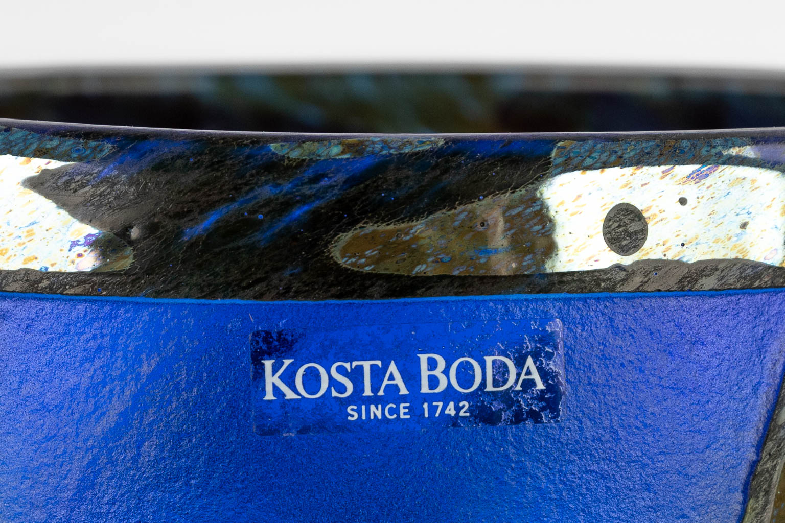 Bertil VALLIEN (1938-2018) for Kosta Boda, an art glass vase. Sweden, 20th C. (H:21 x D:15 cm)