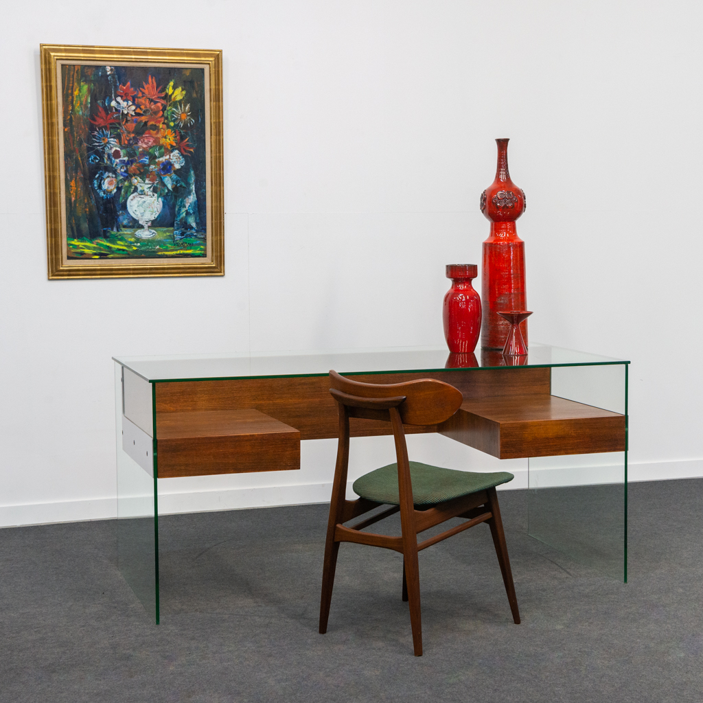  Antoine PHILIPPON & Jacqueline LECOQ (XX) an exceptional mid-century desk made of glas, aluminium and rose wood.