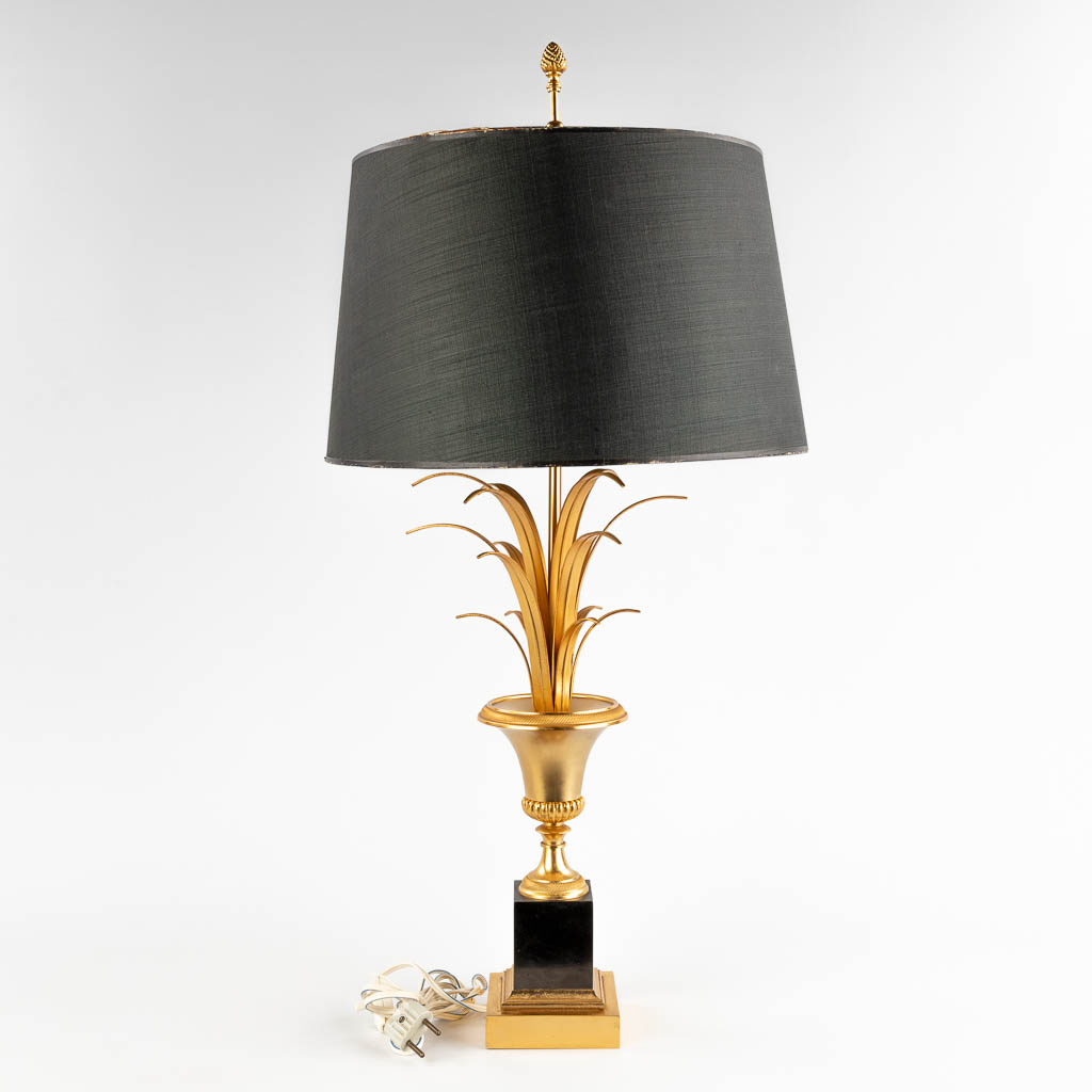 A table lamp, probably made by Boulanger S.A. Hollywood Regency style, 20th C. (H:75 x D:33 cm)