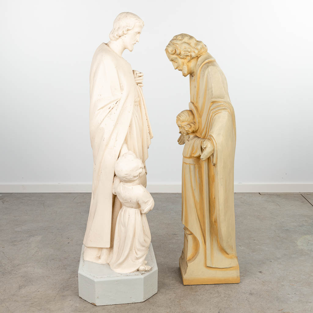 Een collectie van 2 grote beelden van heiligen, Jozef met Kind, gemaakt uit plaaster. (H:114cm)