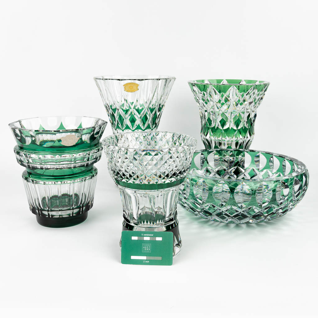 A collection of 5 pieces of Val Saint Lambert bowls and vases, made of cut crystal. (H:27cm)