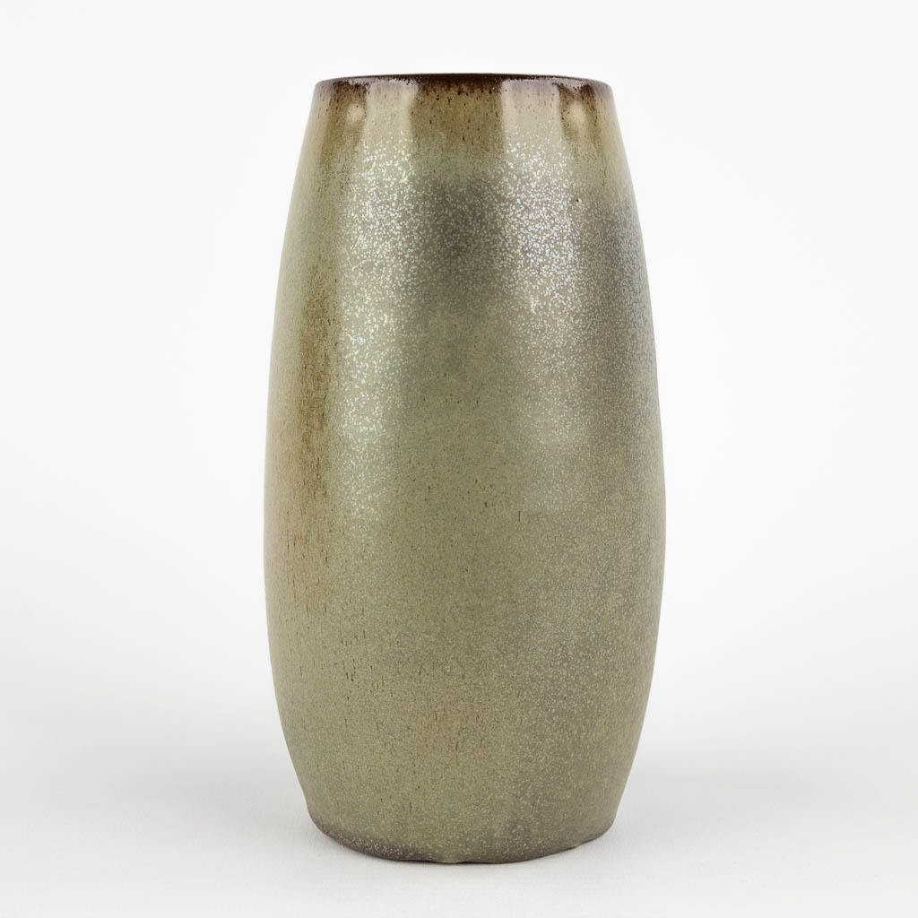 Rogier VANDEWEGHE (1923-2020) 'Vaas' groene glazuur voor Amphora. (H:18 x D:10 cm)