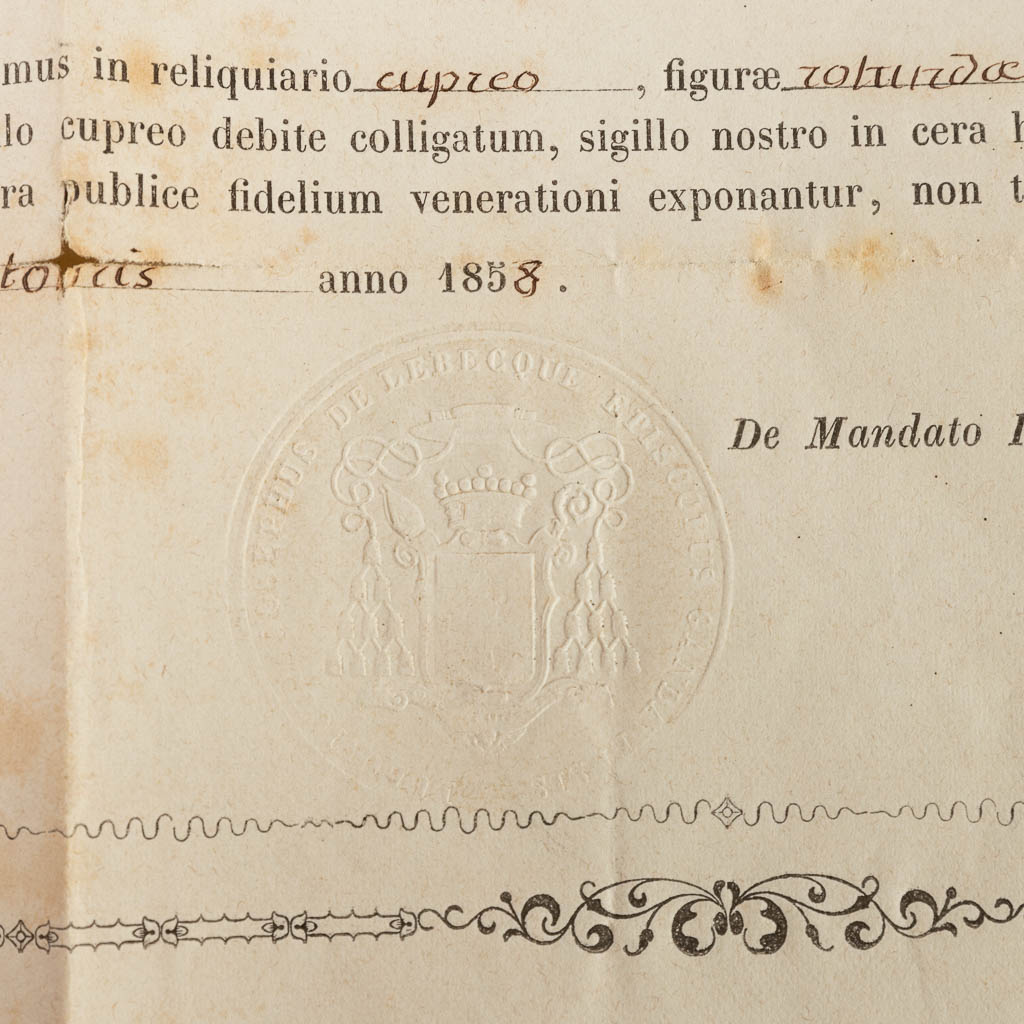 A sealed theca with a relic: Ex Ossibus sancti Bertini Abbatis.