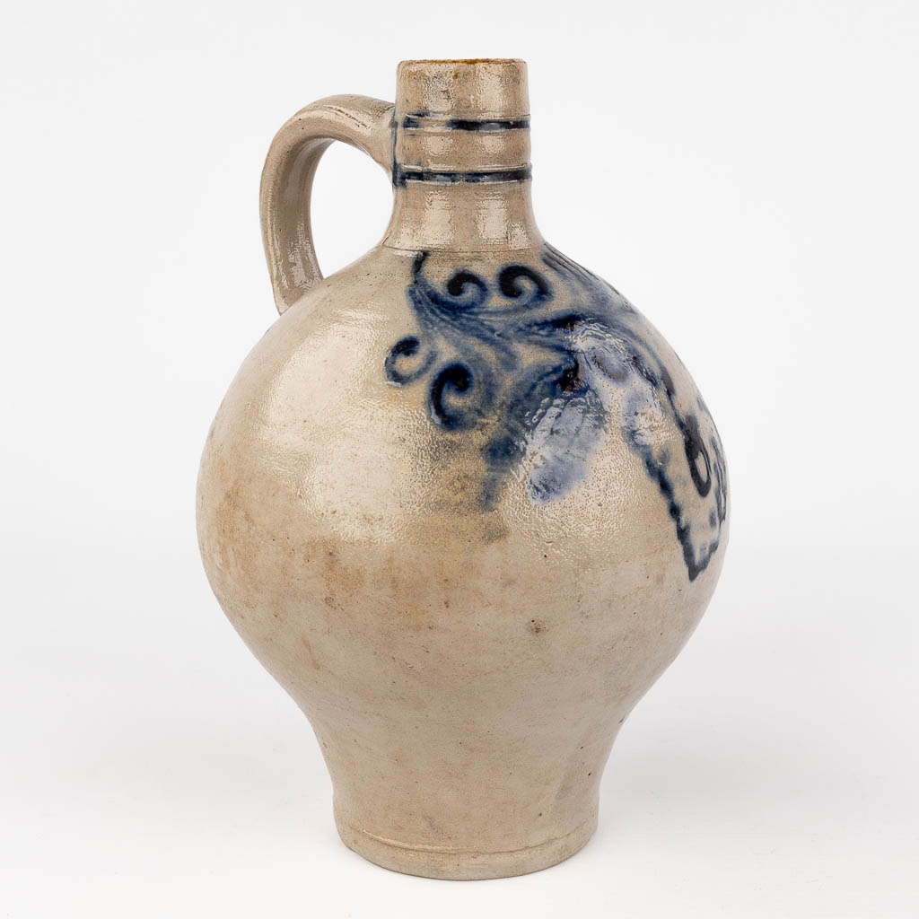 A collection of 2 pitchers, grès stoneware. 17th C. (H: 36 x D: 20 cm)