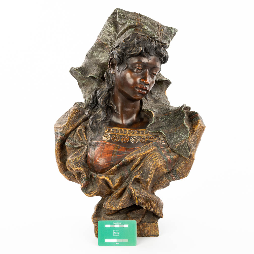 Een buste van een berber gemaakt uit terracotta door Goldscheider, Vienna (H:52cm)