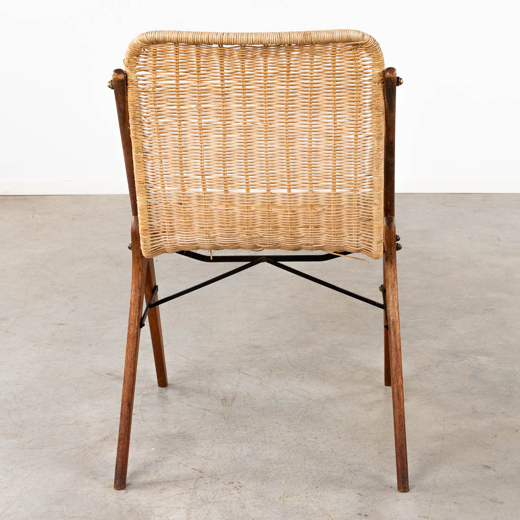 A mid-century table and 6 chairs, rotan and metal, teak wood. Circa 1960. (D:86 x W:160 x H:76 cm)