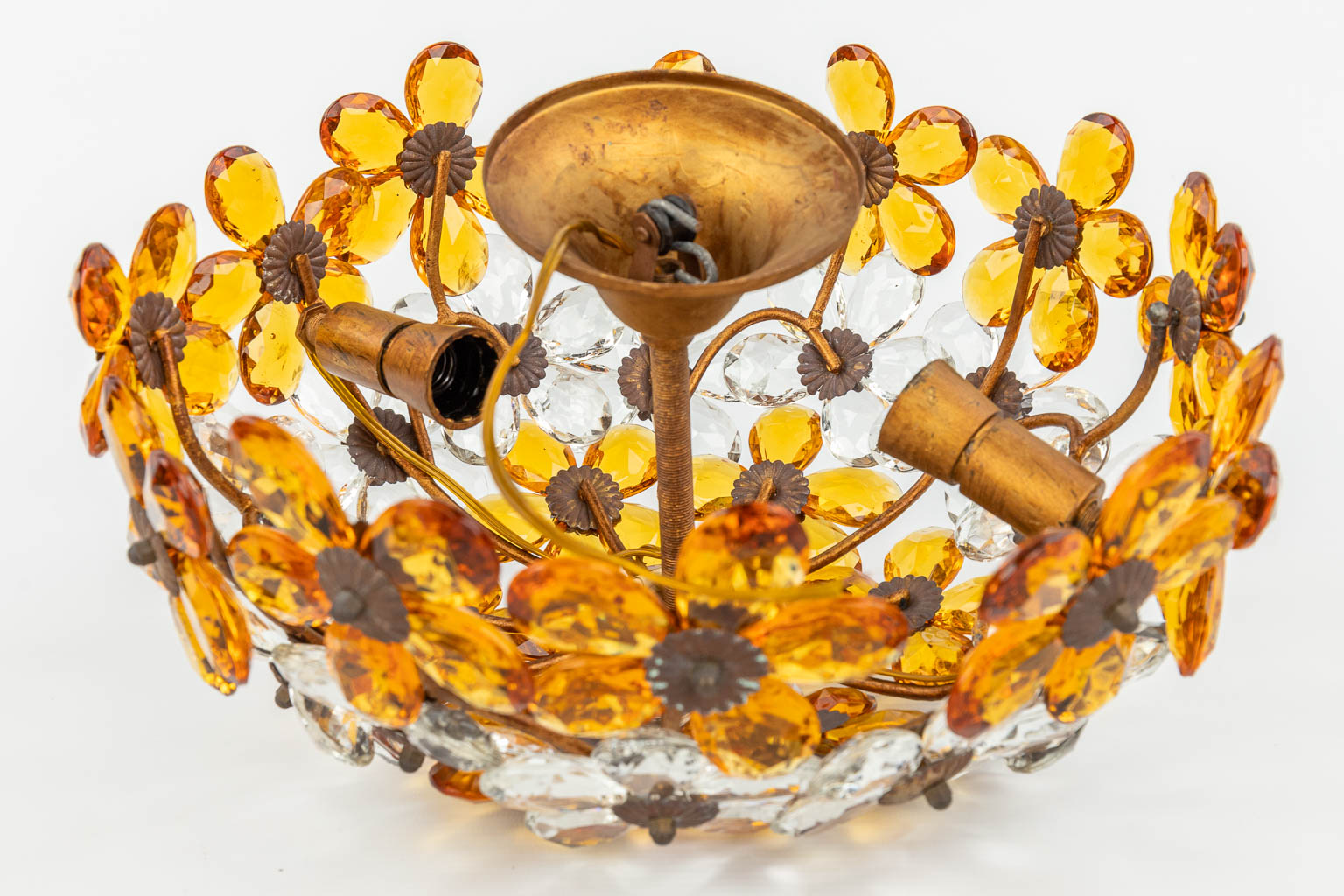 A vintage ceiling lamp, made of glass flowers. (H:14cm)