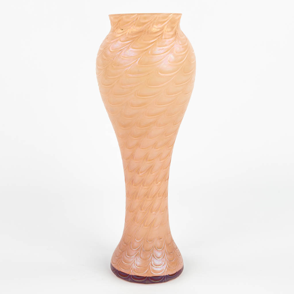 Pallme König, een vaas gemaakt uit glas in art nouveau stijl. (H:30cm)