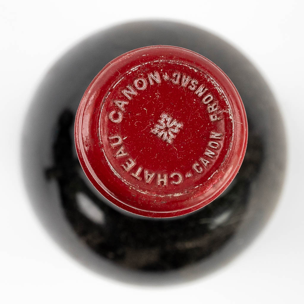 Een collectie van 12 flessen wijn. 1975 t.e.m. 1995.