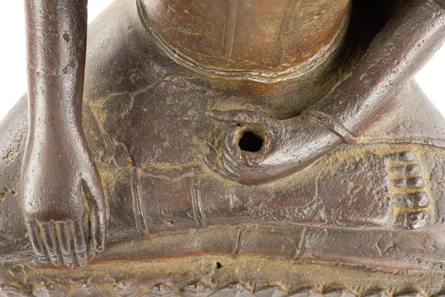 A statue of a Thai Buddha, made of bronze. (H:44cm)