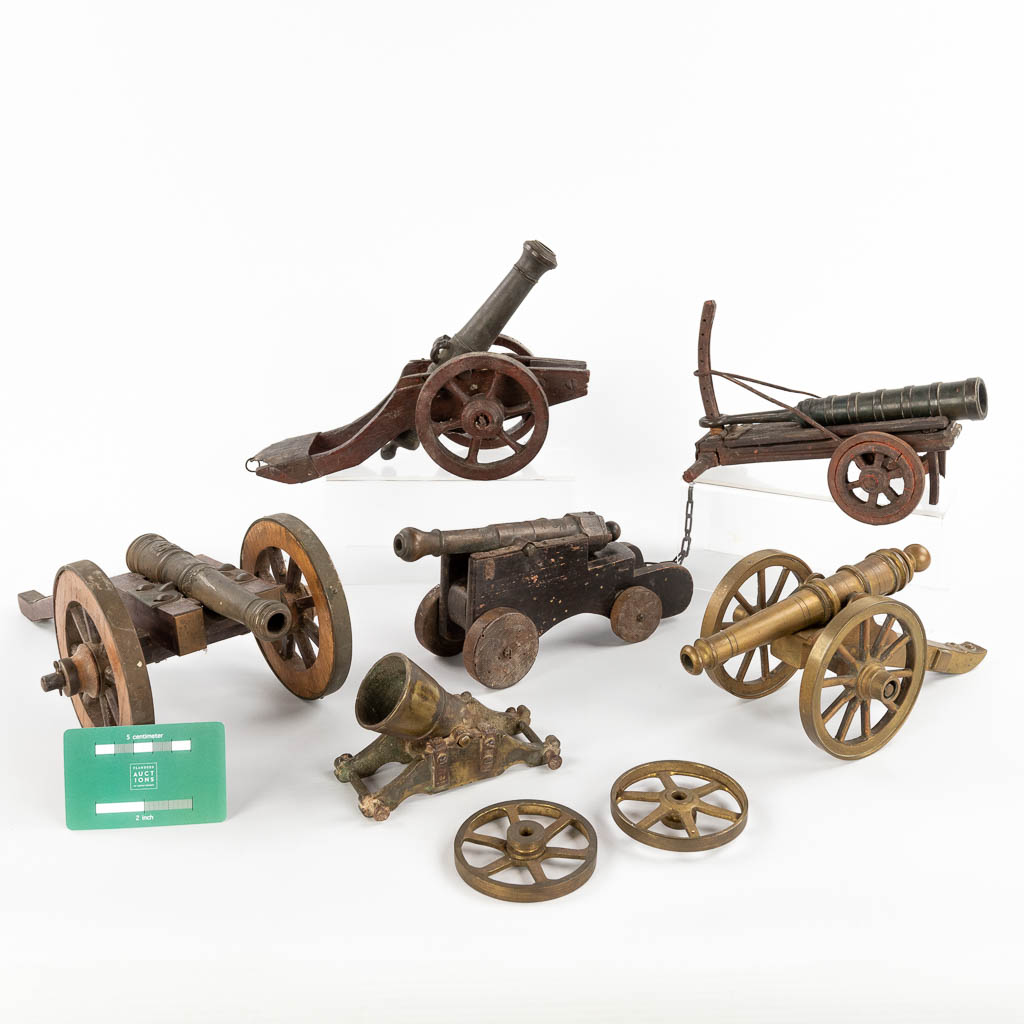Six miniature cannons, 19th/20th C. (D:20 x W:38 x H:12 cm)