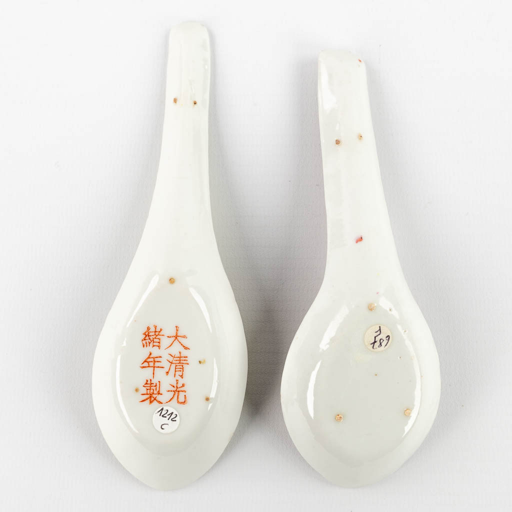 14 Chinese Famille Rose spoons. 19th/20th C. (W:15 cm)