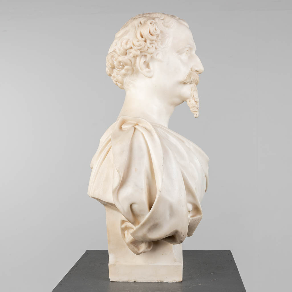 Bust of a noble man, sculptured white Carrara marble. 19th C. (D:34 x W:55 x H:67 cm)