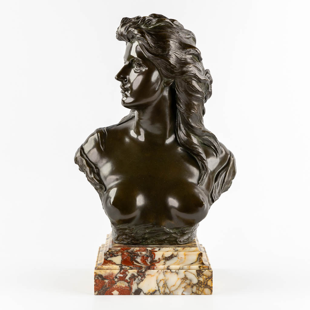 Jef LAMBEAUX (1852-1908) 'La Fierté' gepatineerd brons.