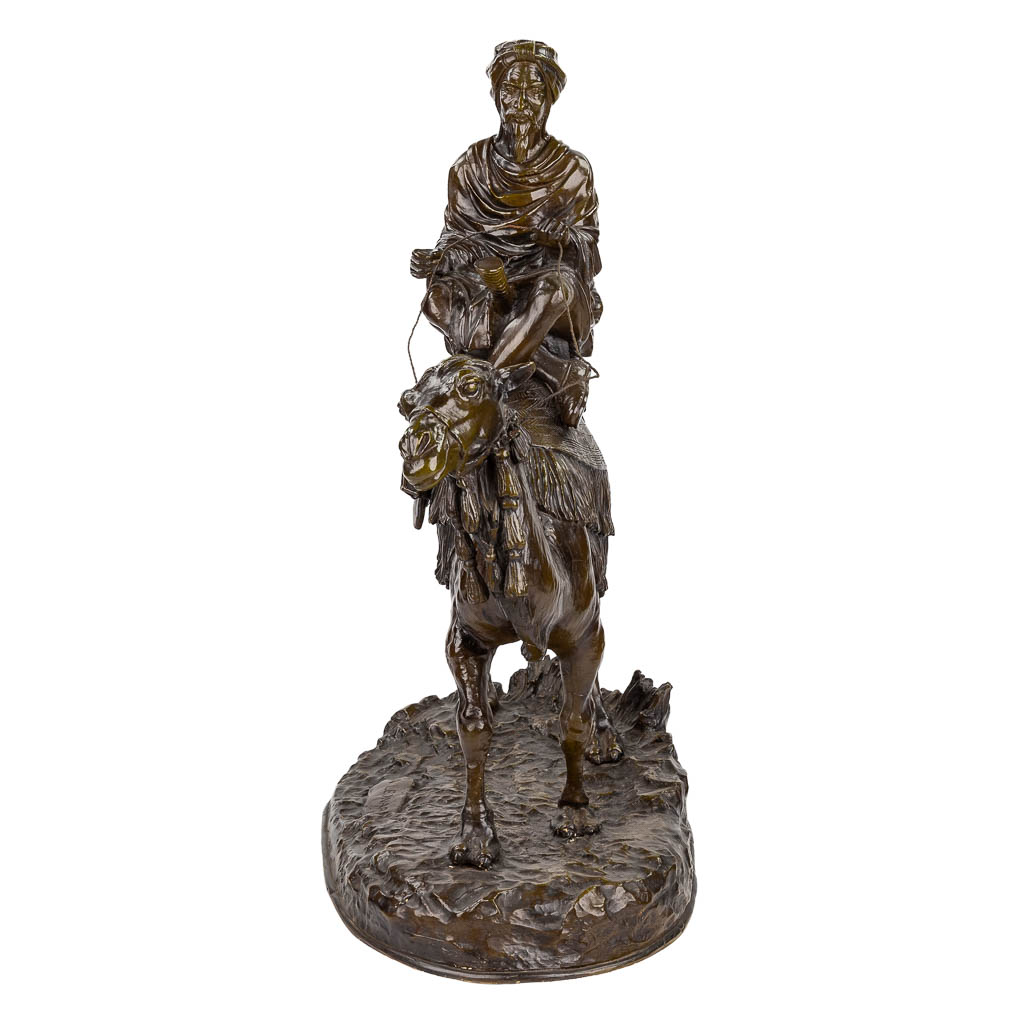 Agathon LÉONARD (1841-1923)(after) 'Arabier op een dromedaris' gepatineerd brons. (D:41 x W:67 x H:86 cm)