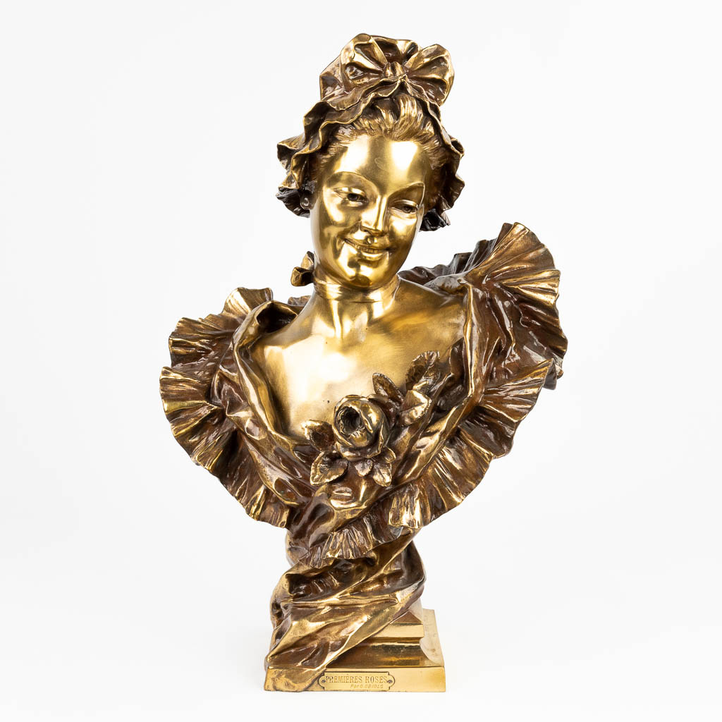 Gustavo OBIOLS DELGADO (1858-1910) 'Premières Roses' a buste made of polished bronze.  (W:37 x H:57 cm)