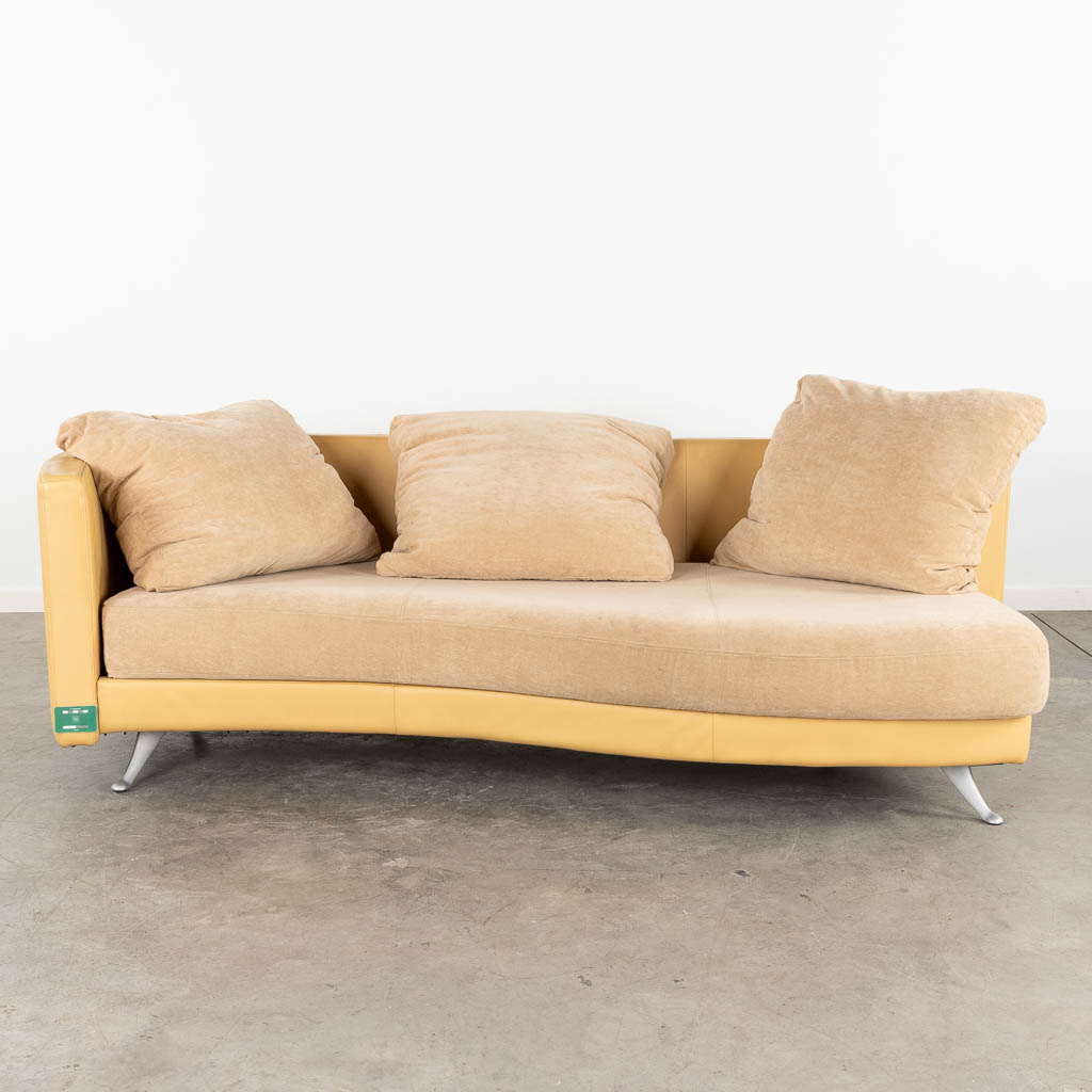 A sofa made around 1980 (D:104 x W:210 x H:67 cm)
