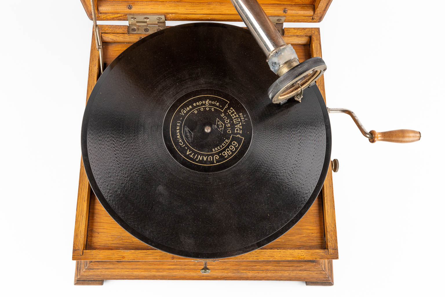 Pathé, a grammophone with bakelite records. The first half of the 20th C. (D:35 x W:35 x H:30 cm)