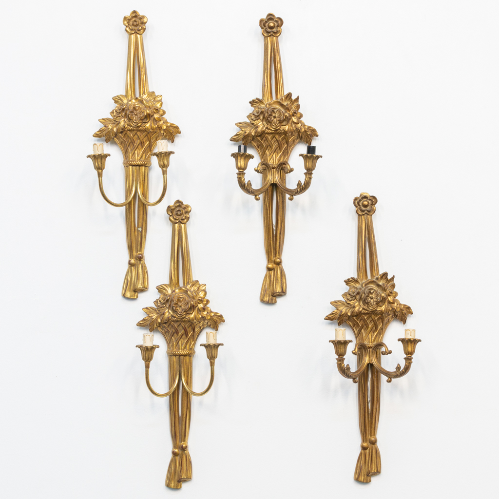 A collection of 4 gilt wood decorative wall lamps, made around 1970-1980.