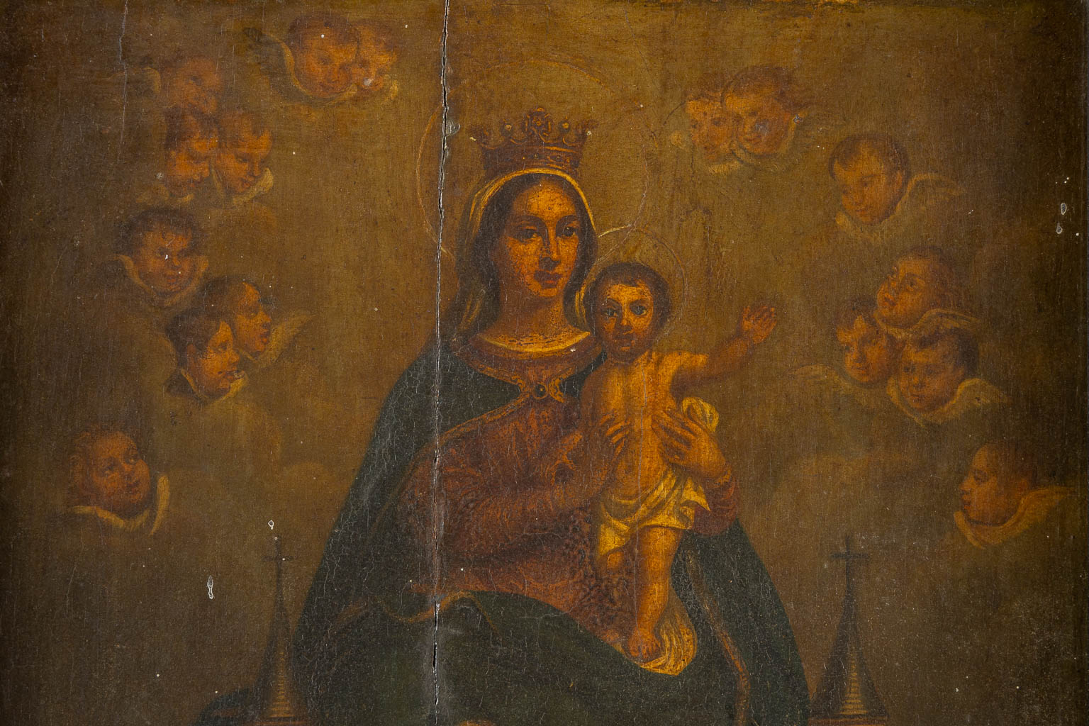 Madonna met kind, gezeten op een kasteel gedragen door Engelen. Olie op paneel. 18de eeuw. (W:32 x H:45,5 cm)