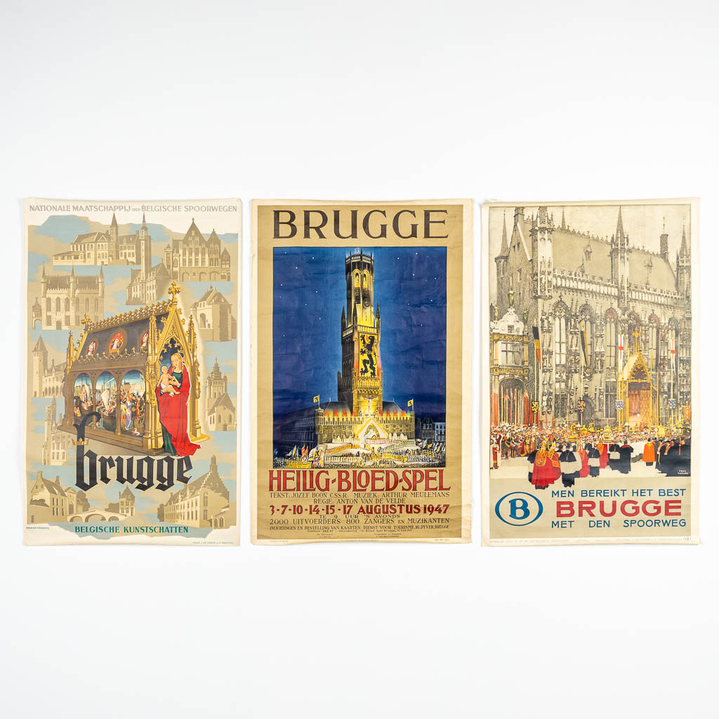 A collection of 3 vintage posters 'Brugge' - 'Brugge Heilig Bloed Spel' 'Men bereikt het best Brugge m. (H:98cm)