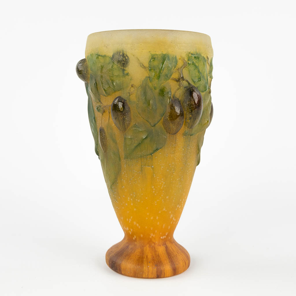 Amalric WALTER & Henry BERGÉ (XIX-XX) 'Plum Vase' pâte de verre. (H: 20 x D: 12 cm)