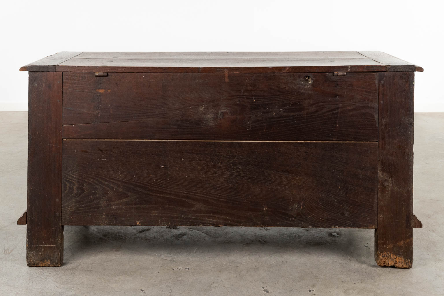An antique chest, 19th C. (D:60 x W:140 x H:70 cm)