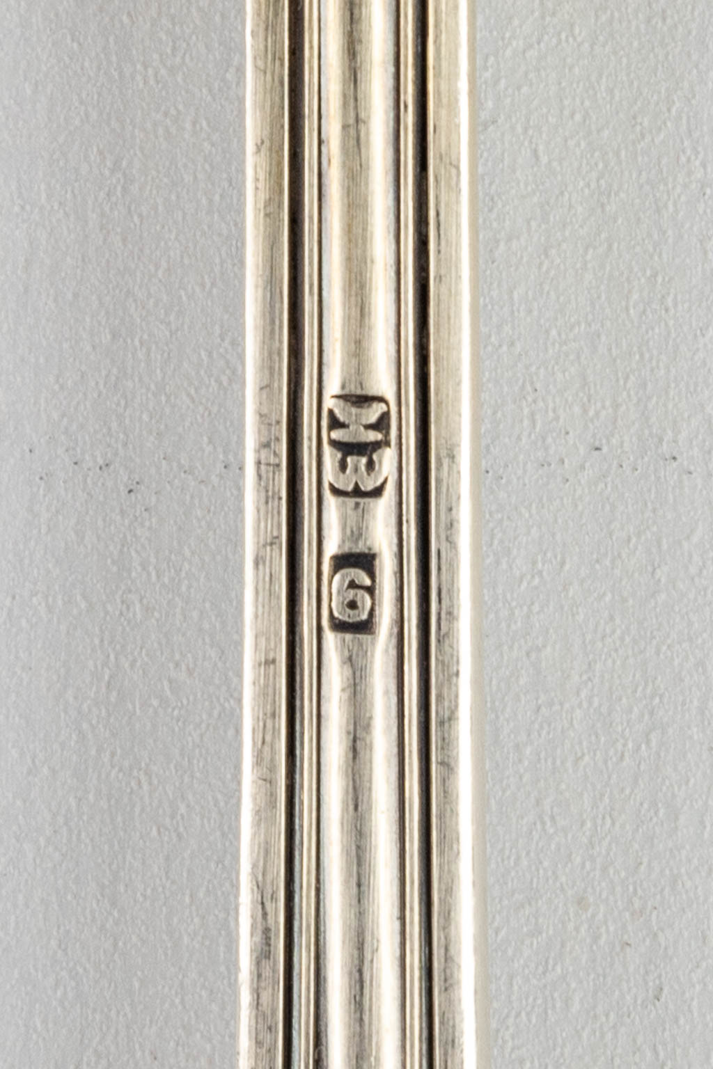 Bruno Wiskemann, Model Régence, een 130-delig verzilverd bestek in een koffer. (D:32 x W:46 x H:27 cm)