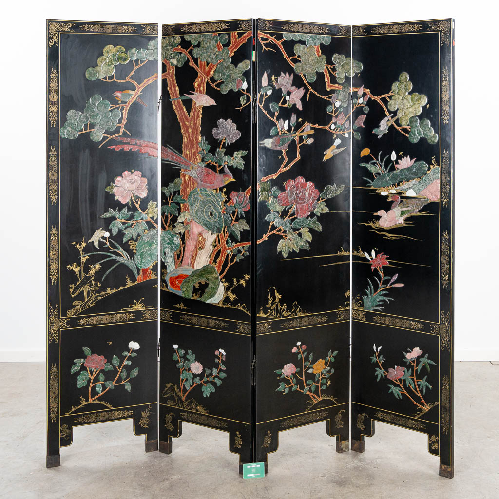 A vintage room divider made in Chinese style and inlaid with hardstone. (H:182cm)