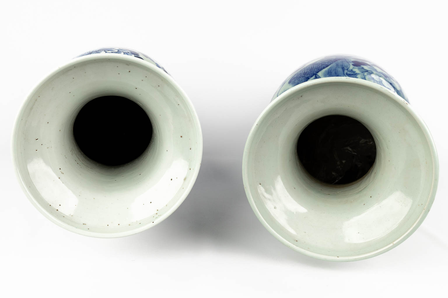 A set of 2 Chinese vases, blue-white decor. 19th/20th C. (H: 58 x D: 23 cm)