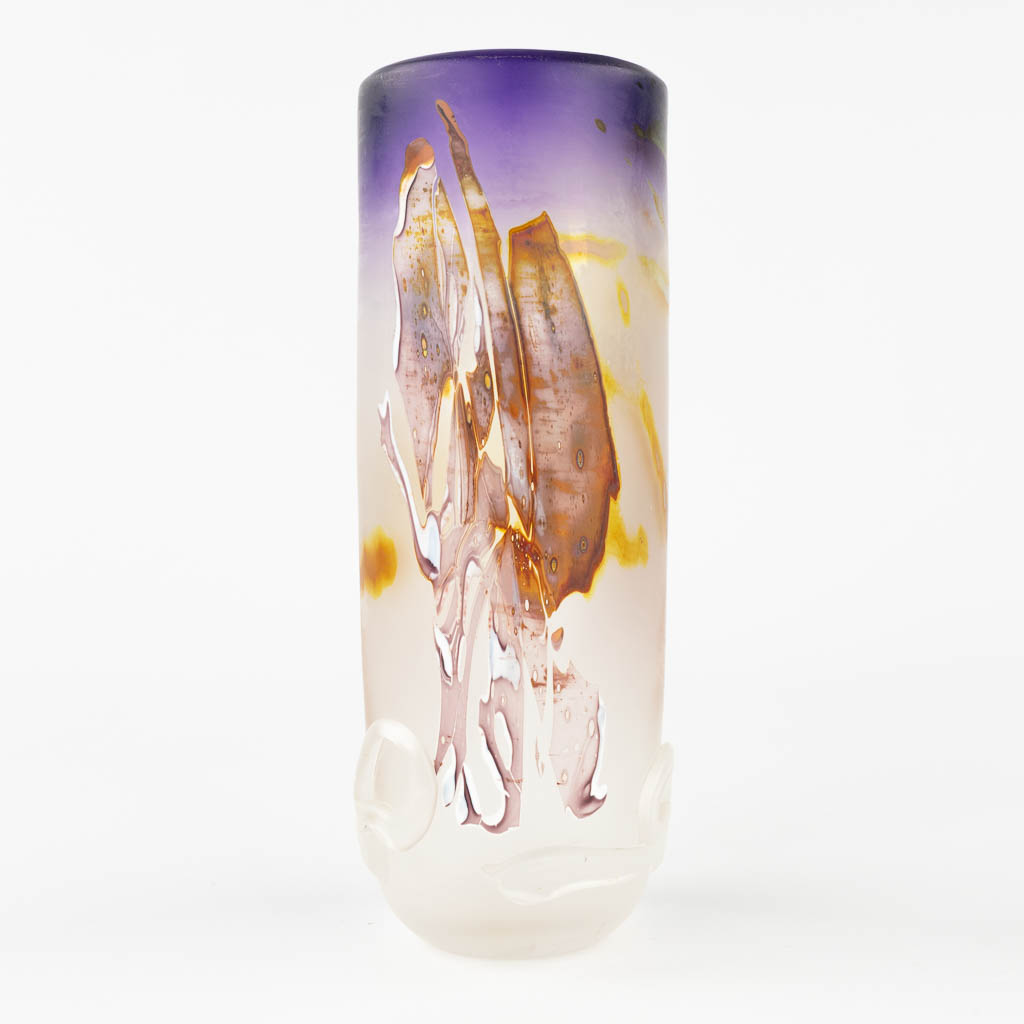 Louis LELOUP (1929) 'Vase' glass. 1983. (H:21,5 x D:8 cm)