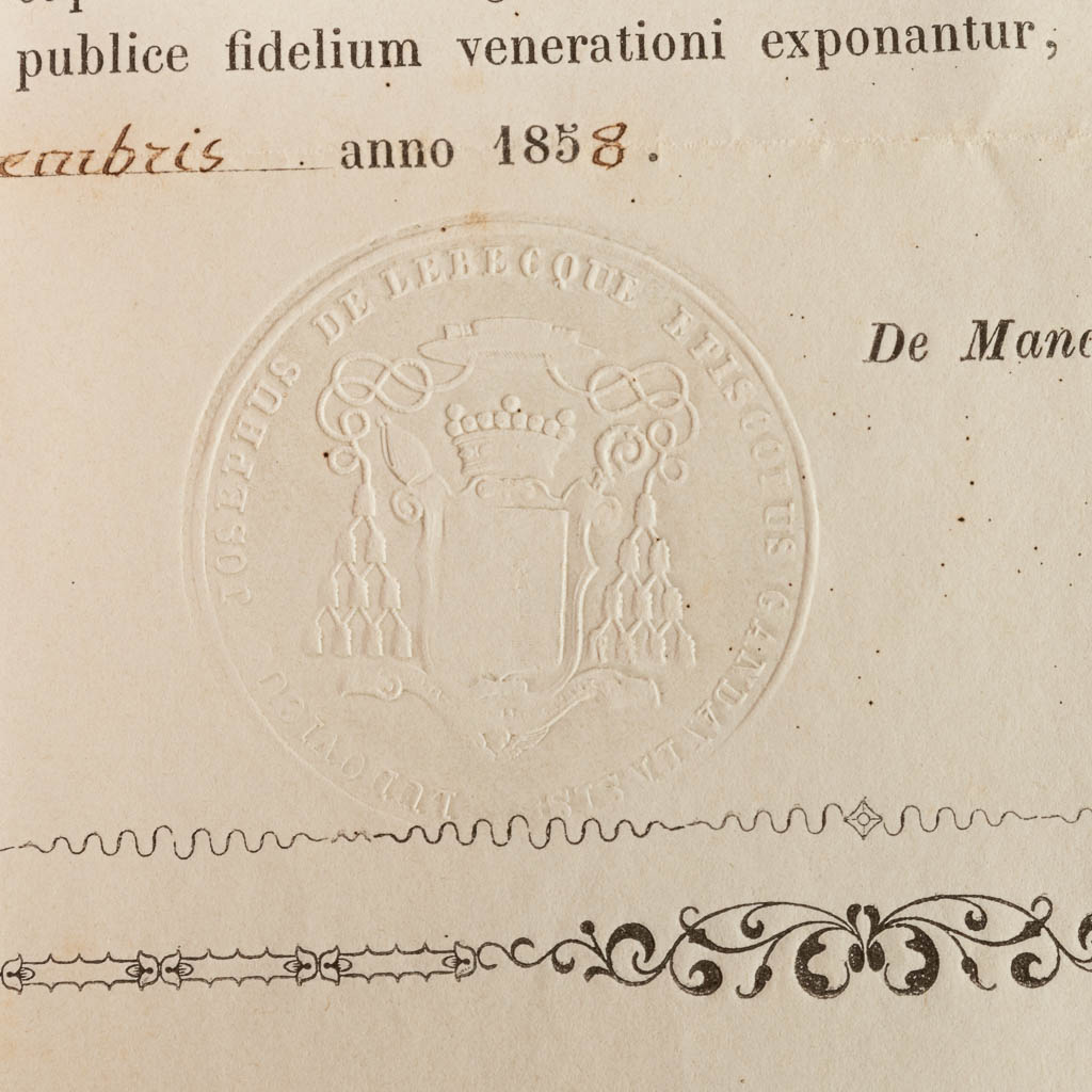 A sealed theca with a relic: Reliquias De Lancea Domini Nostri Jesu Christi