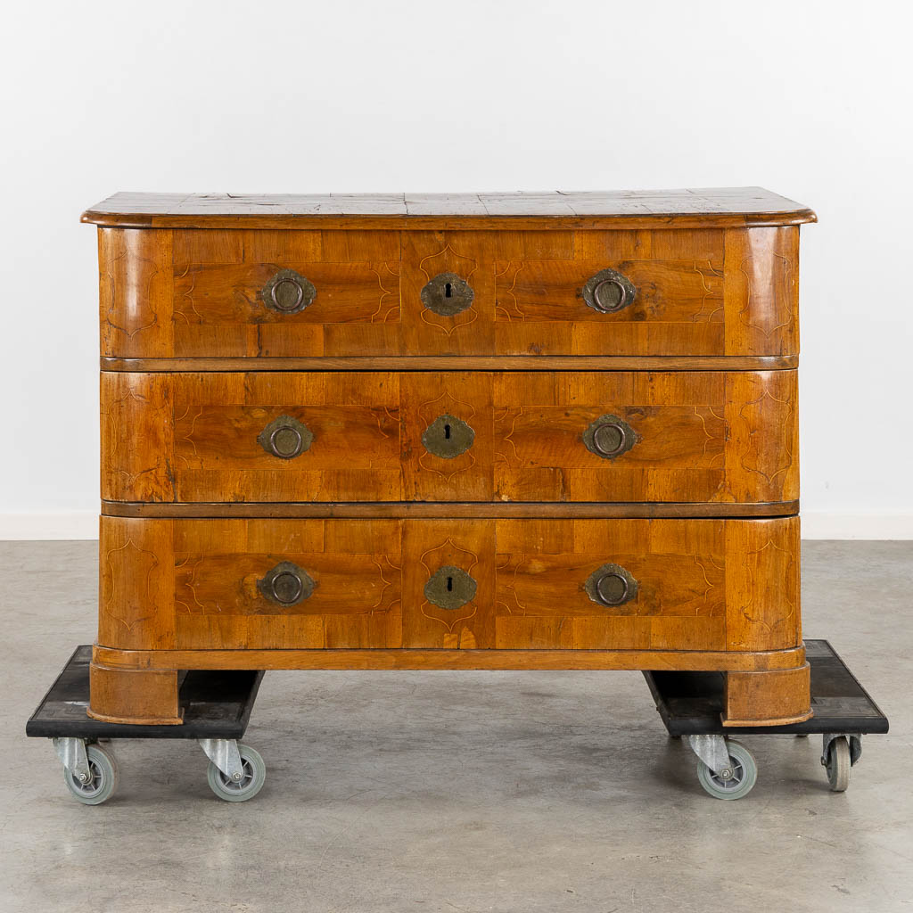 A large. commode with three drawers, Germany, 18th C. (L:68 x W:121 x H:84 cm)