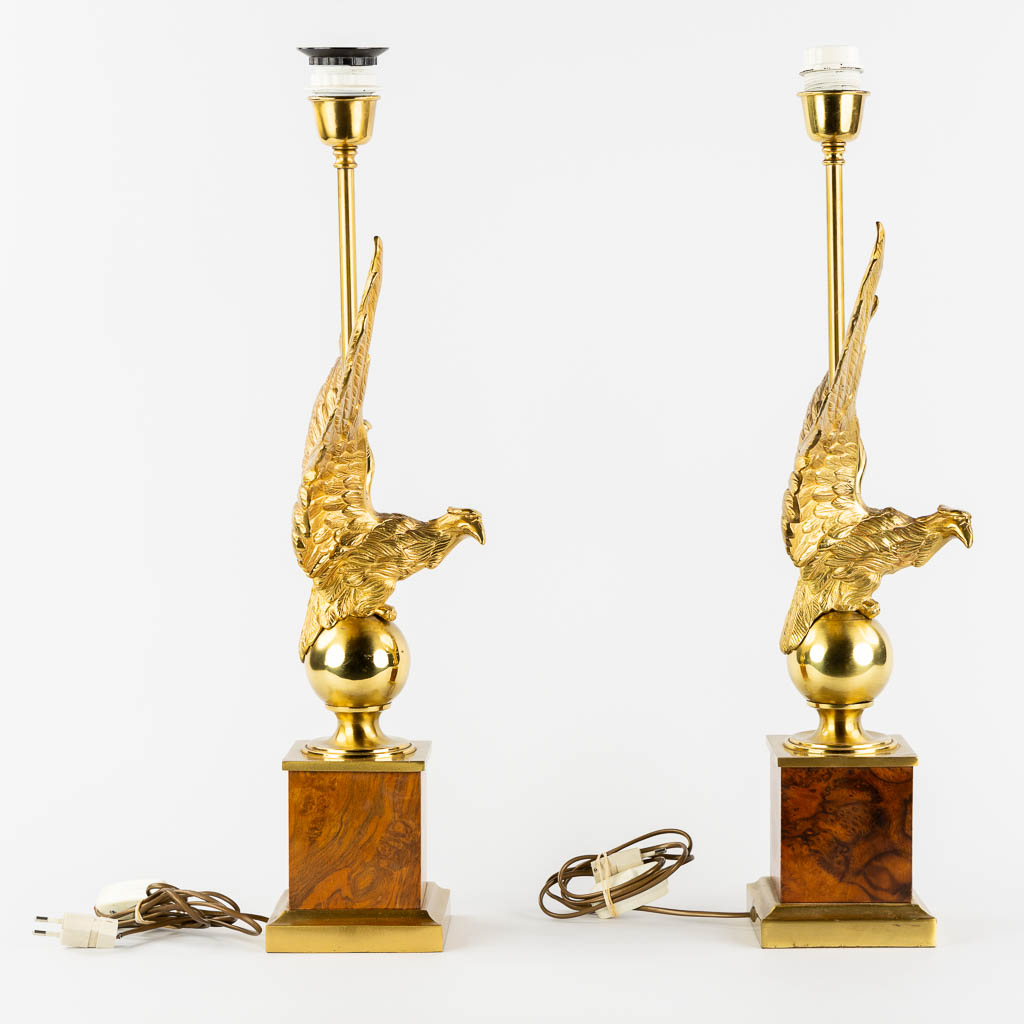 A pair of table lamps with Eagles, Hollywood Regency style. (L:15 x W:35 x H:63 cm)