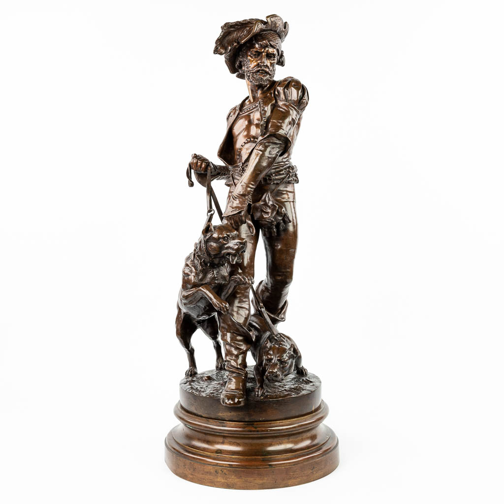 Henri Honoré PLÉ (1853-1922) 'Man met honden' een groot bronzen beeld op draaisokkel. (H:89cm)