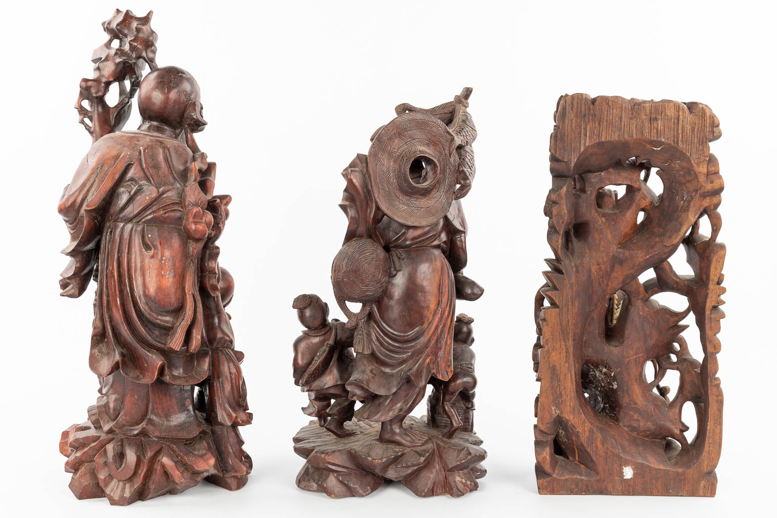 A collection of 3 wood sculptures of wise men, Oriental origin, 19th/20th century. (H:51cm)