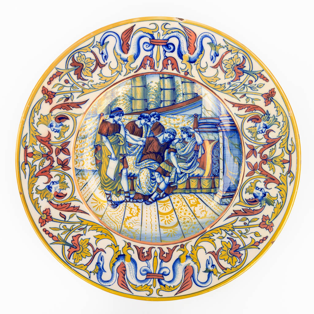 An antique Majolica Plate, with hand-painted decor. Umbra, Italy.  (H:6,5 x D:43 cm)
