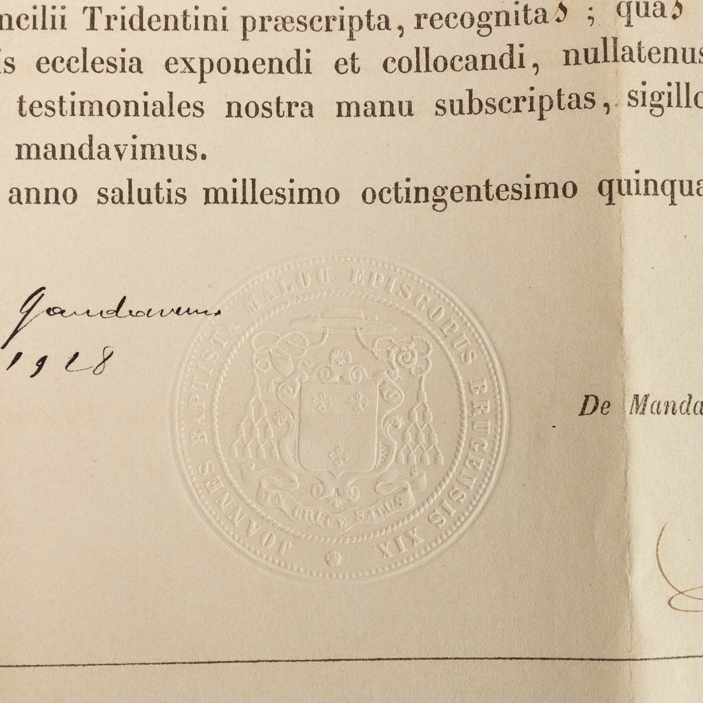 A sealed theca with a relic: Ex Ossibus Sanctorum Apostolorum Andrea, Bartholomaei et Matthei apos et evang. 