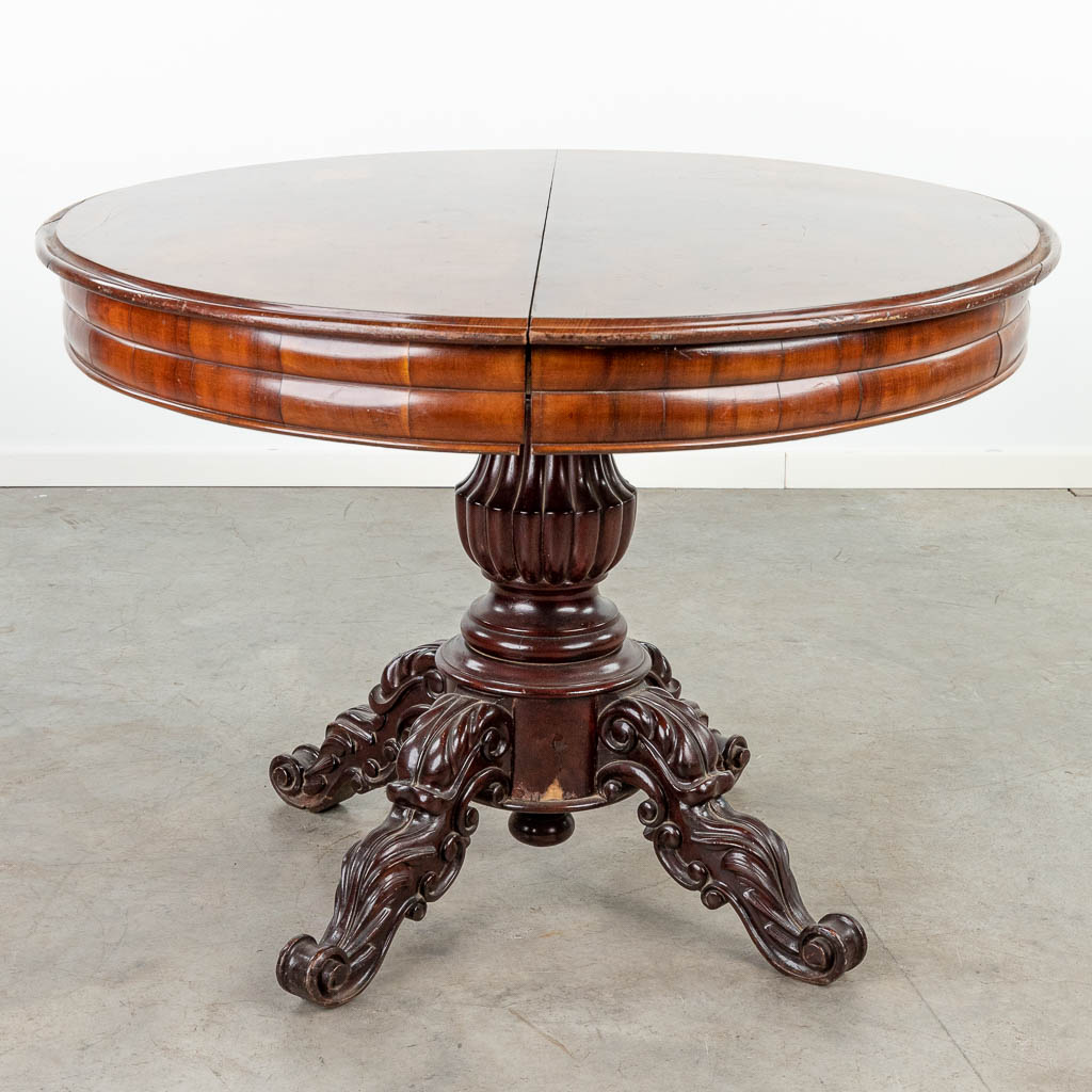 An antique extendable table made in Louis Philippe style. 19th century. (H:76cm)
