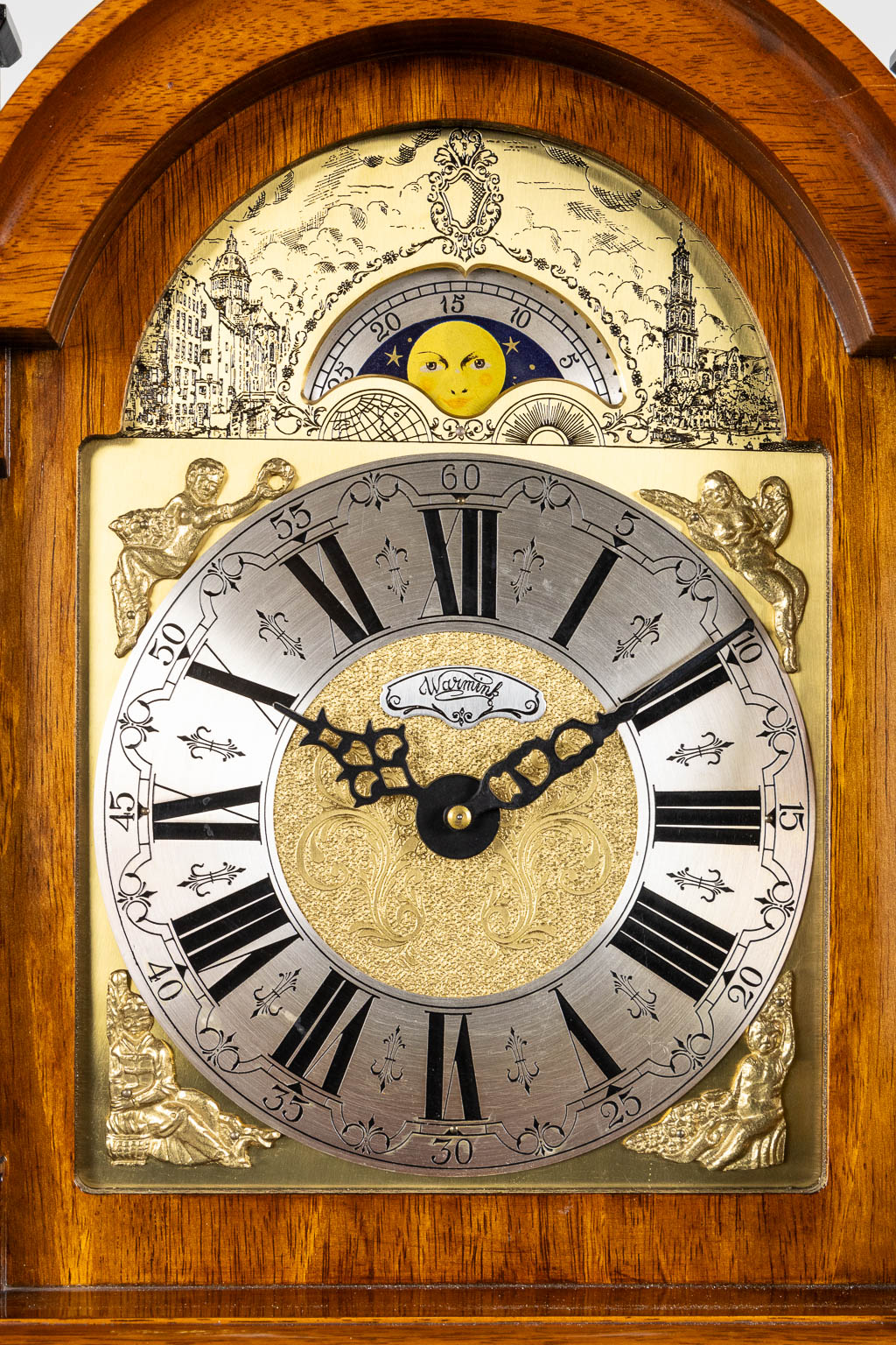 Warminck, a small and decorative grandfather clock, 20th C. (L:28 x W:48 x H:193 cm)