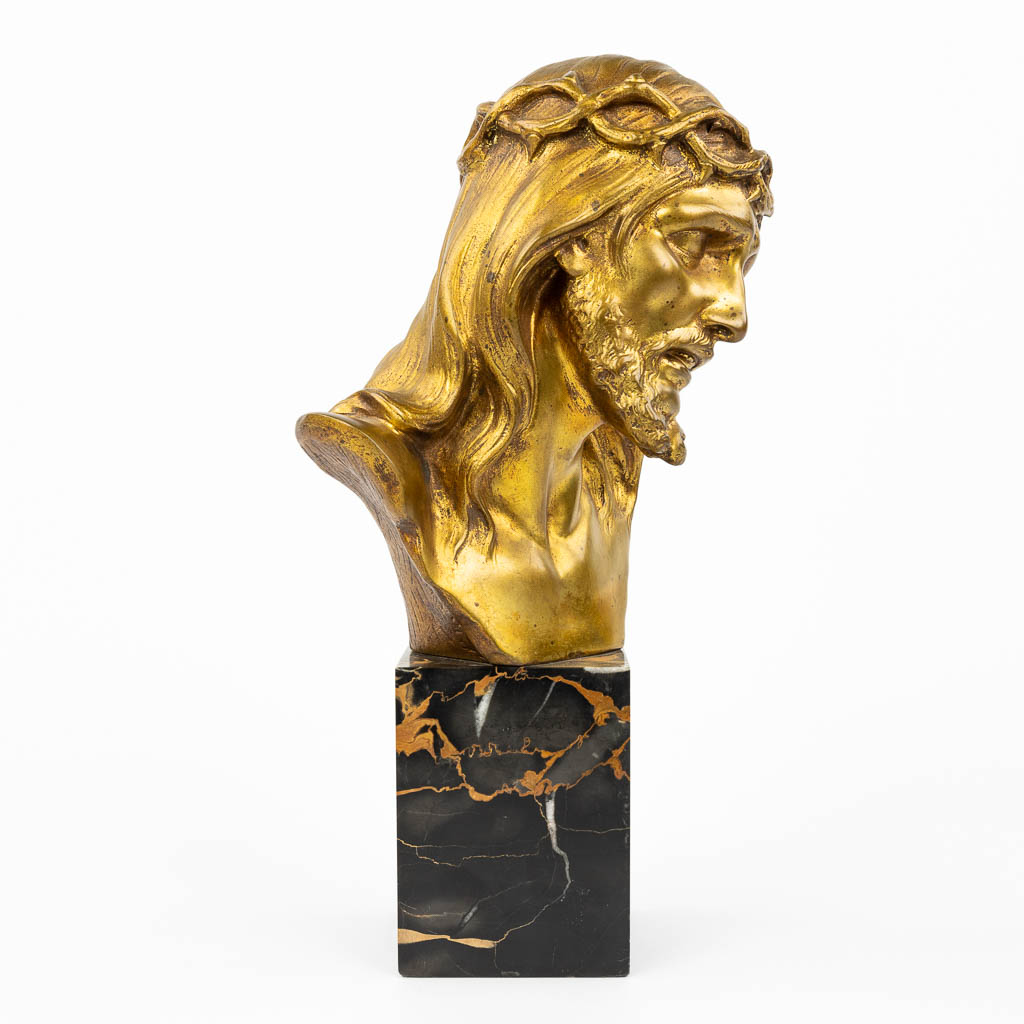 Ezio CECCARELLI (1865-1927) a bust of Jesus Christ, made of bronze. (H:33cm)