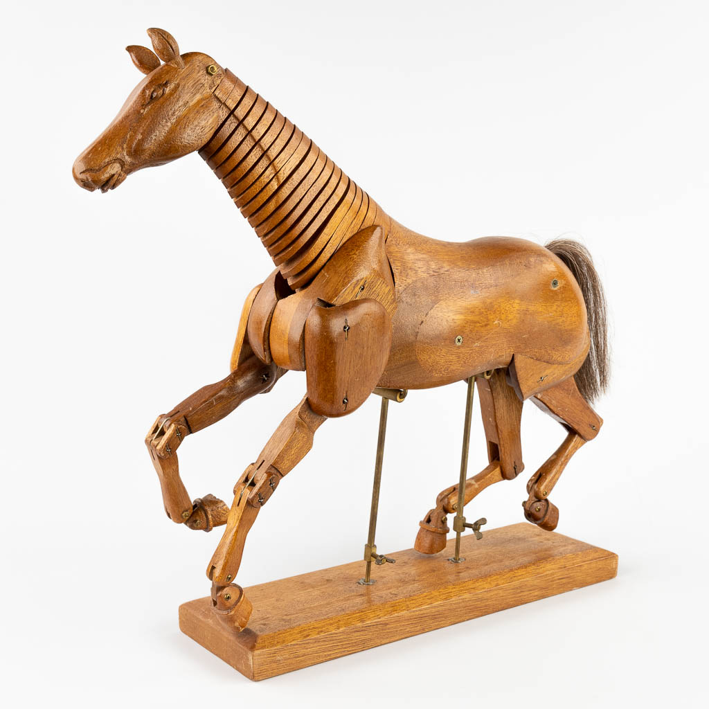 A mid-century drawing model of a horse. (D:13 x W:53 x H:49 cm)