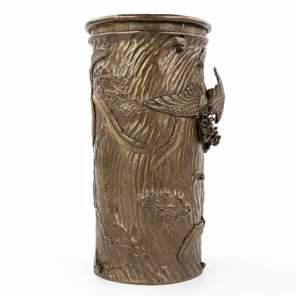 A brush pot made of bronze and decorated with mythological figurines, cranes and a bonsai tree. (H:25cm)