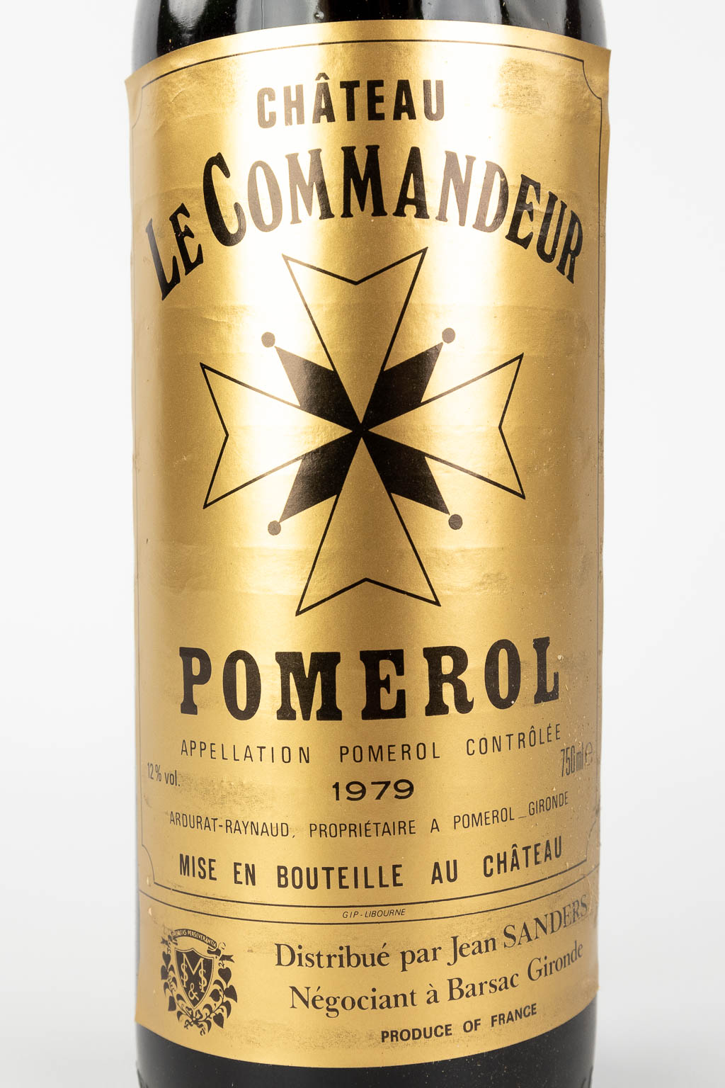 Château Commandeur Pomerol, 1979, een collectie van 9 flessen in de originele kist.