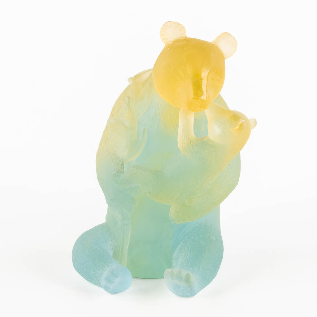 Daum, France 'Bear with a cub' pâte de verre glass. (L:12 x W:11,5 x H:15,5 cm)