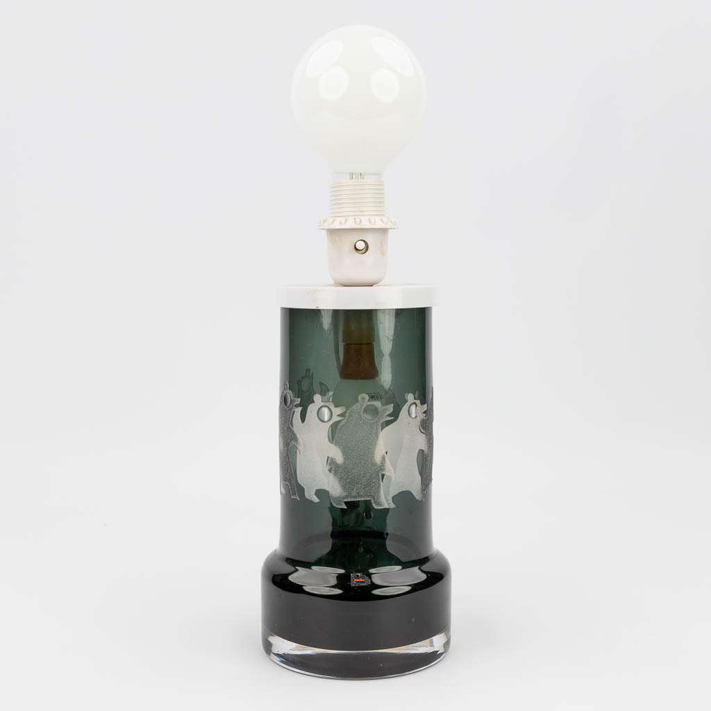 Ove SANDEBERG (XX) 'Tafellamp' gemaakt uit geëtst glas voor Kosta Boda. (H:33 x D:14 cm)