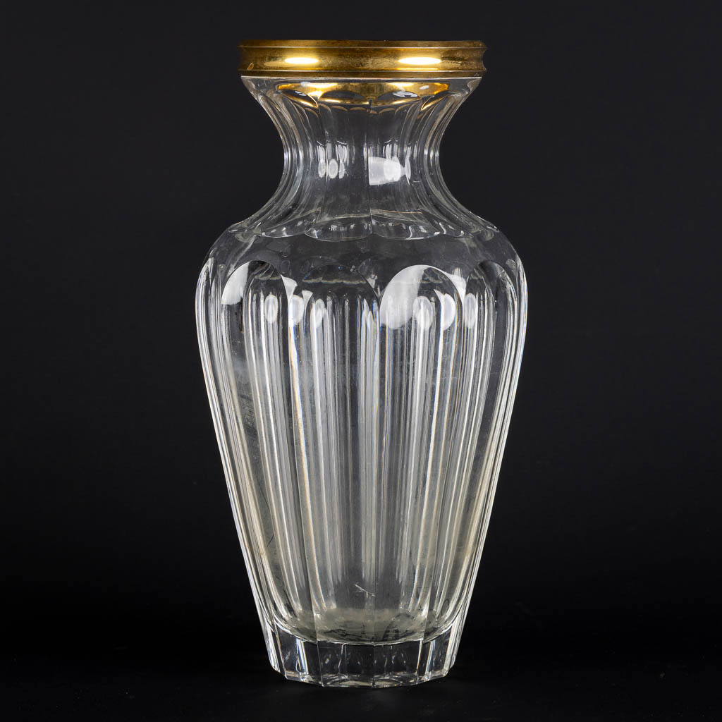 A crystal vase with a gold-plated silver ring by Wolfers Frères. A835. (H:33 x D:15,5 cm)