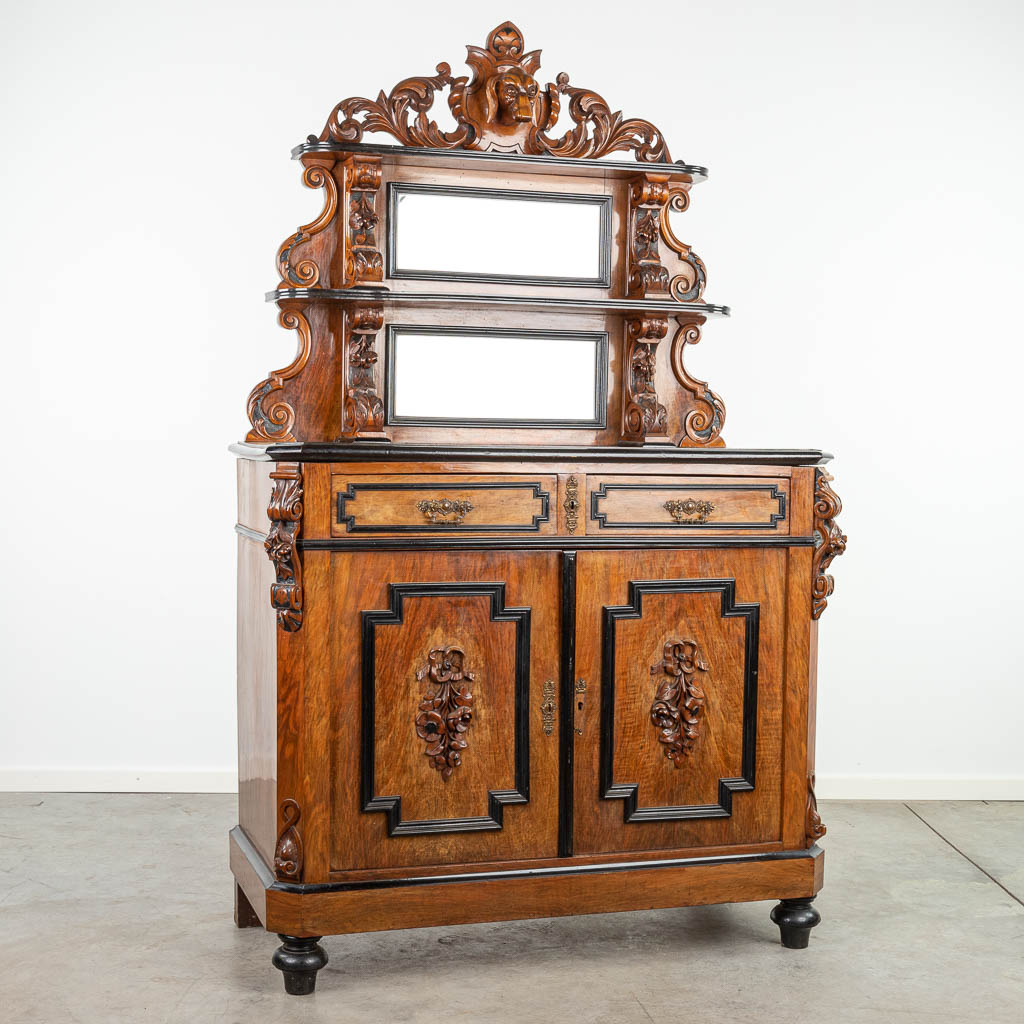 A cabinet with mirror 