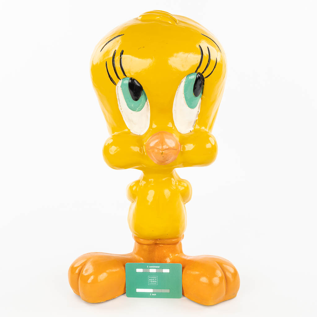 A vintage statue of Tweety, made of patinated resin. (H:42cm)
